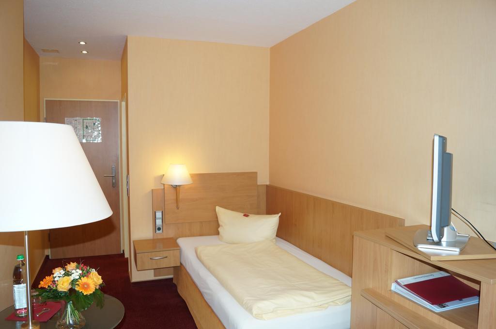 Hotel An Der Ilse Лемго Номер фото