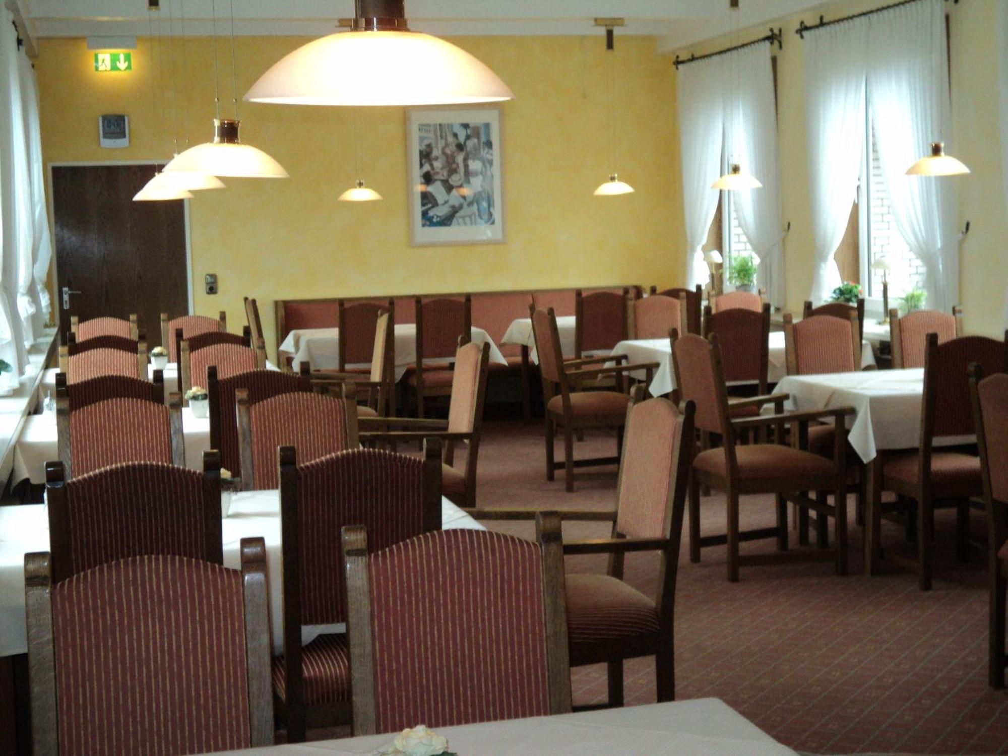 Hotel An Der Ilse Лемго Экстерьер фото